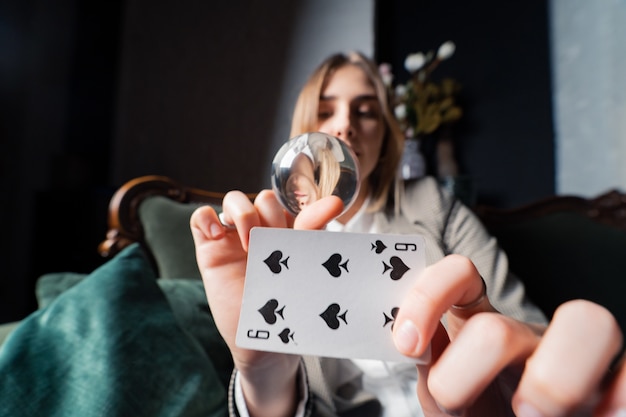Kartenspiel Mordfälle Lösen – Die spannendsten Kartenspiele rund um Kriminalfälle